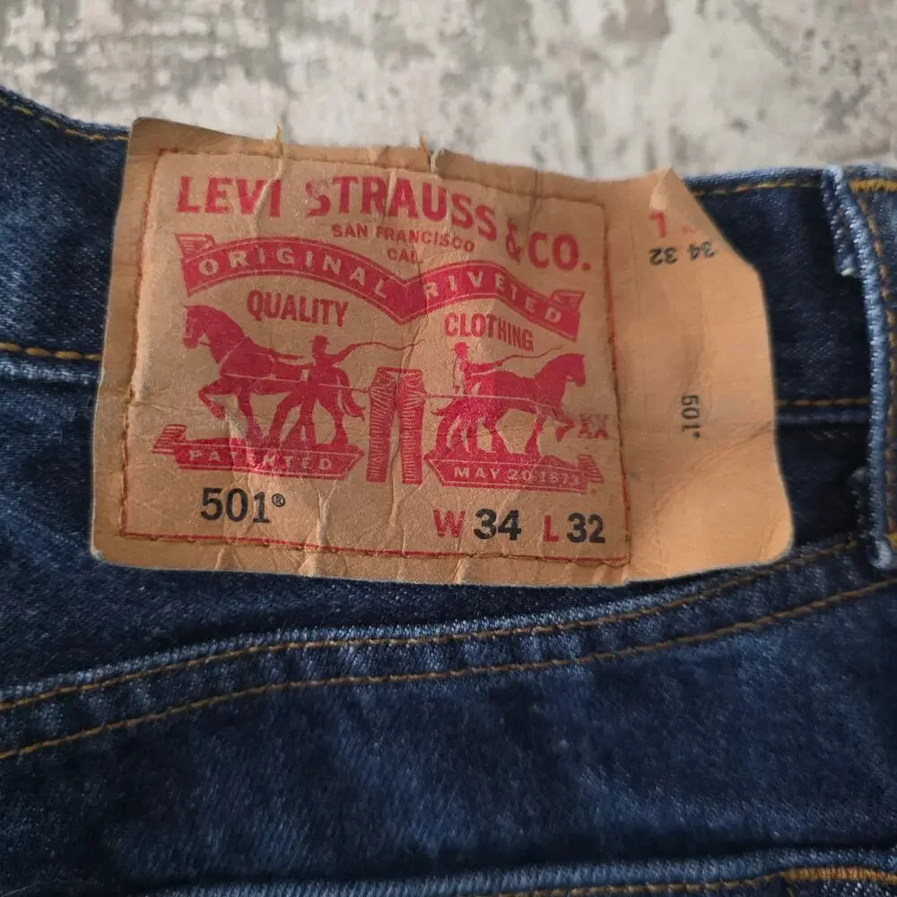Levi's 501 Button Fly Dark Wash Jeans Men's 34x32